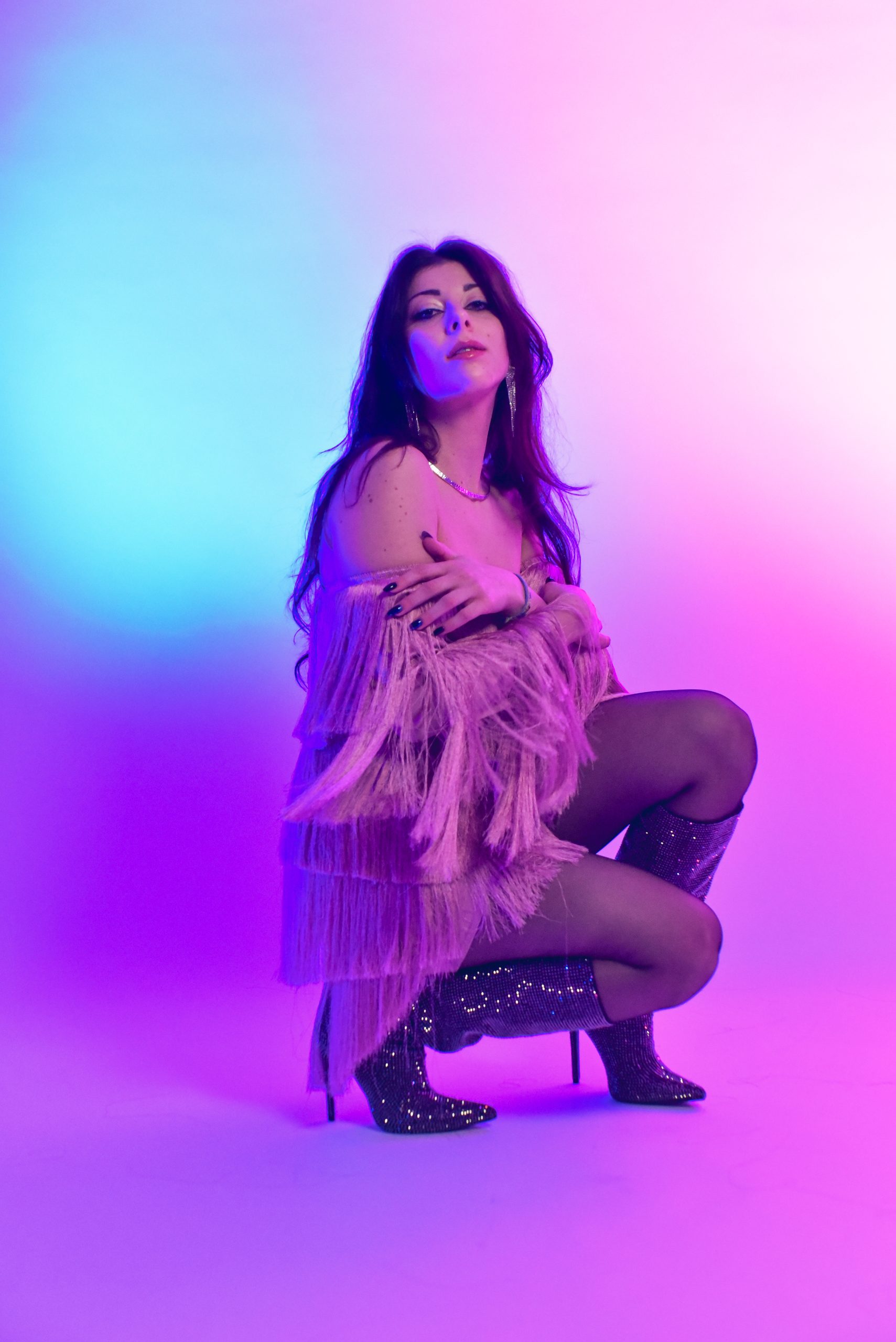 SindroMe Takes Flight with Her new Vibrant Single & Video, “Ma pensa te”