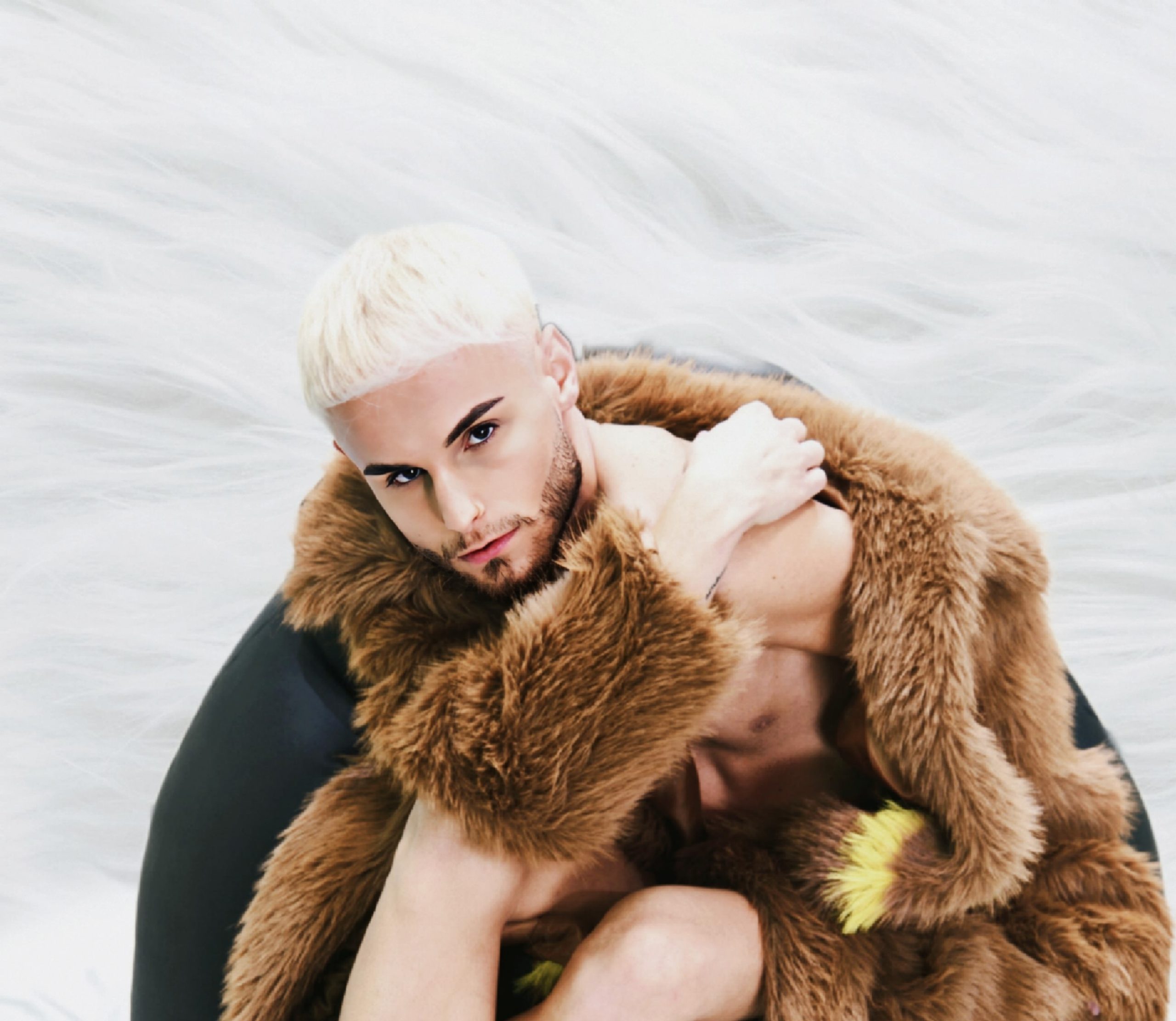 Diamante Unveils Emotional Ballad “Resta qui” as Final Prelude to Debut Album