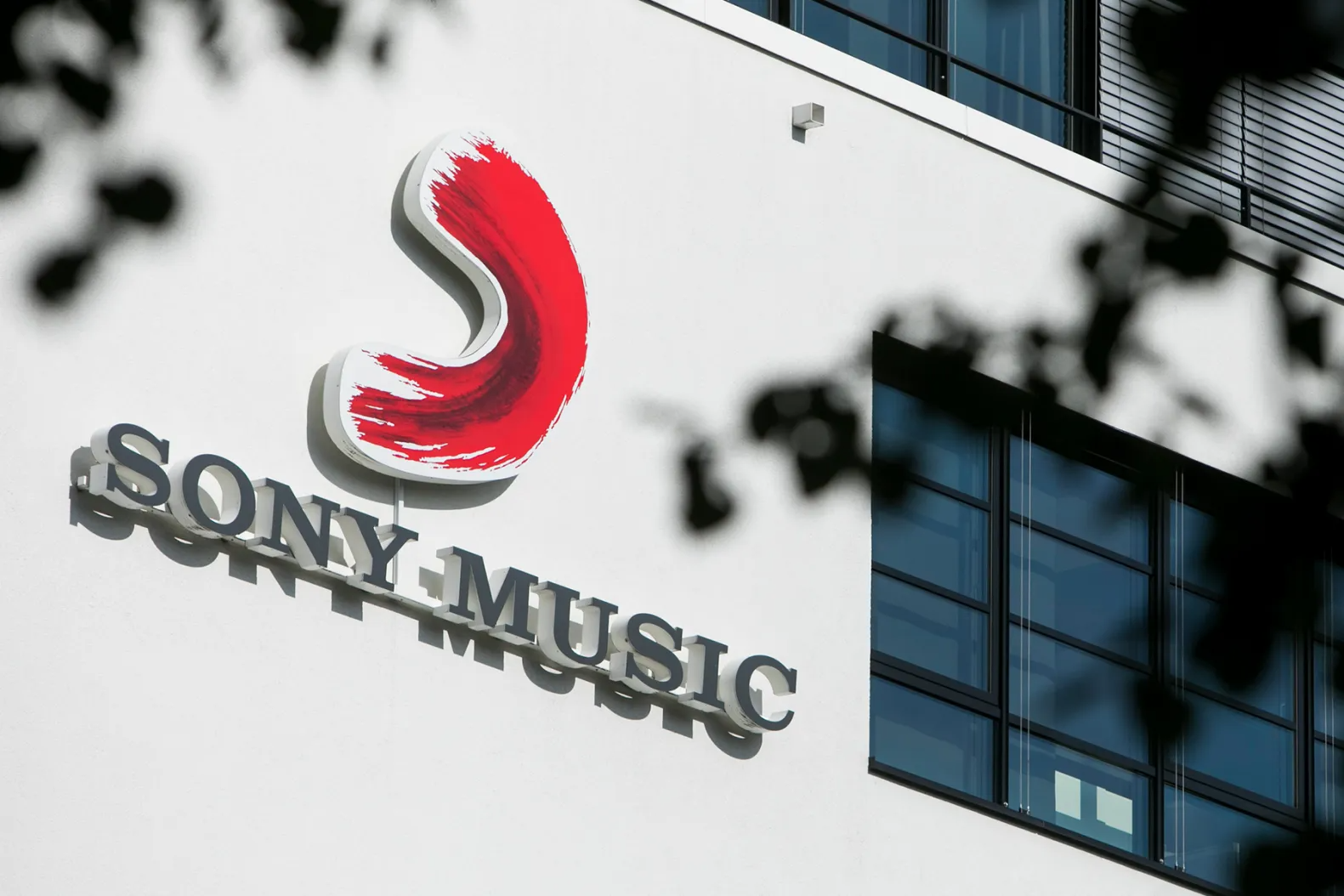 Sony Music Acquires Stake in Michael Jackson’s Catalog Valued at Over $1.2 Billion