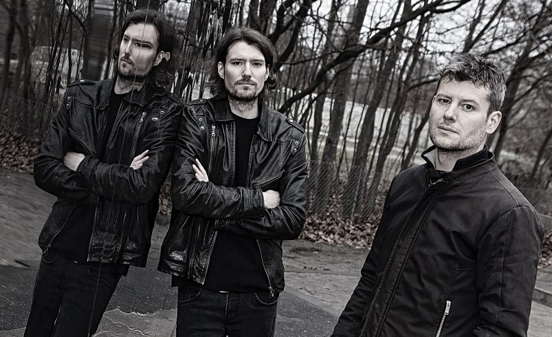 Vinyl Floor Releases Soul-Stirring Single “Clock With No Hands”
