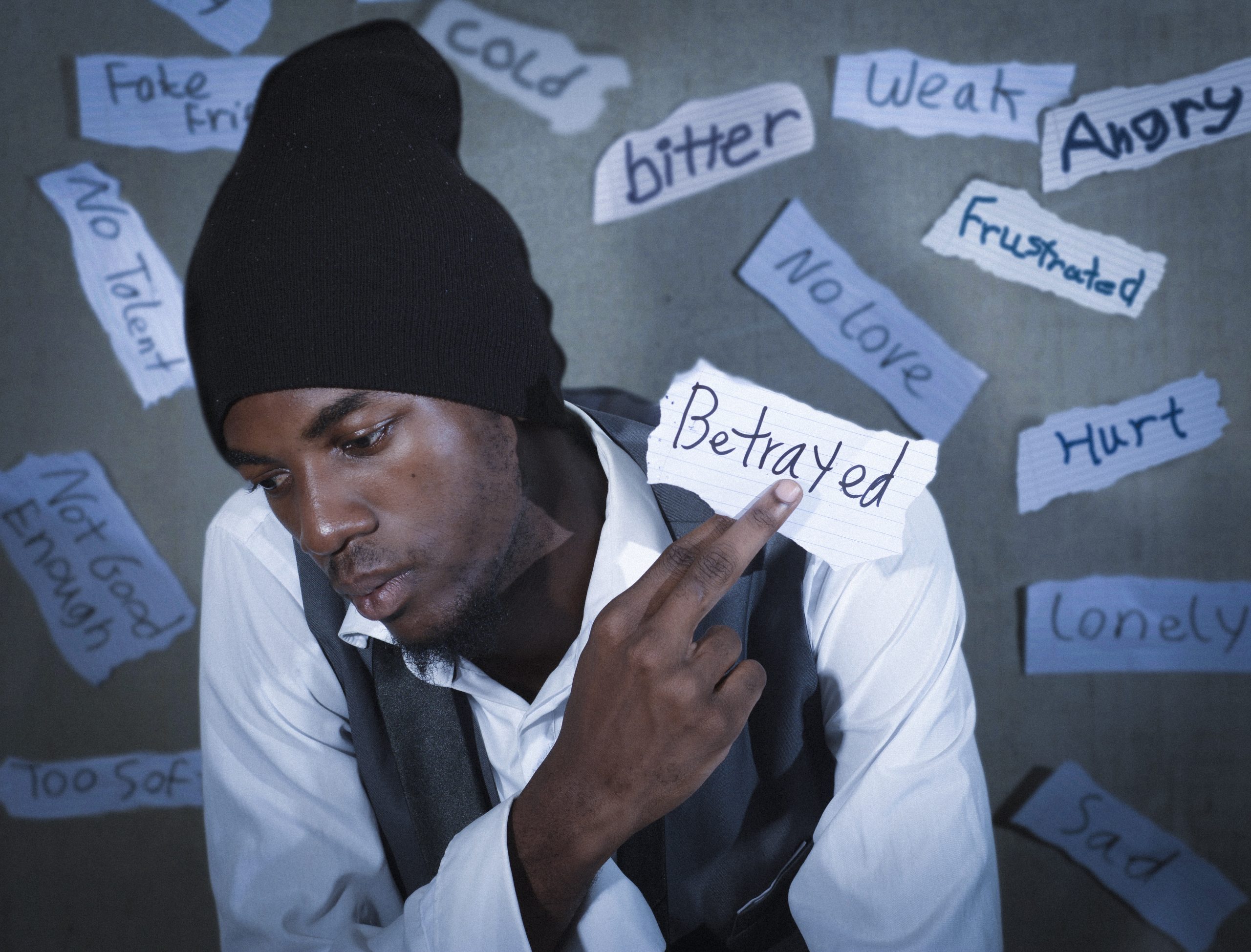 Ello. P Debuts with Soulful Single, “Dark Room”