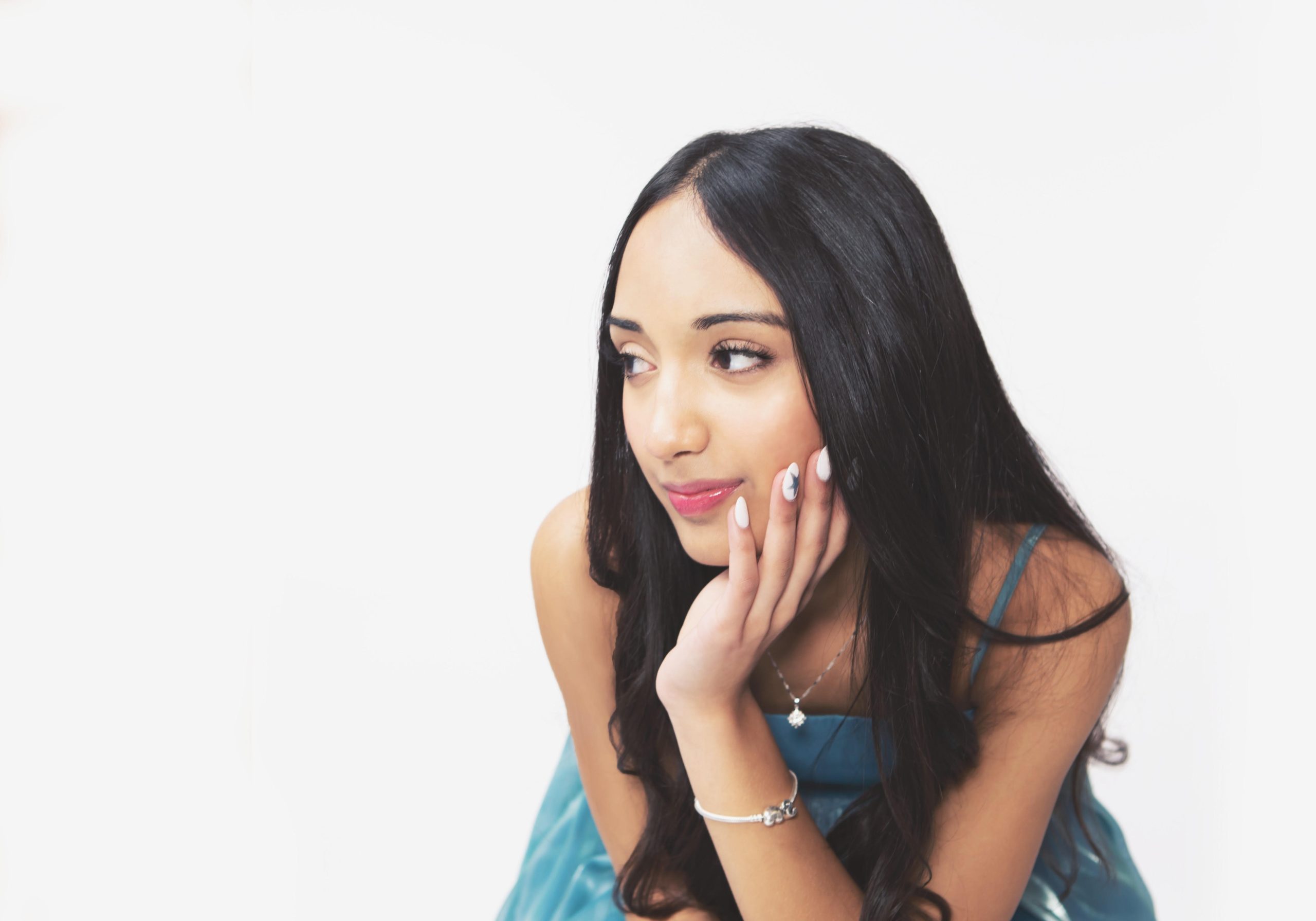 Sophia Sheth Drops Captivating New Single “I Can’t Help You”