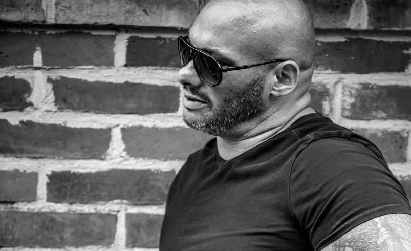 Jerem Maniaco Releases Vibrant Anthem “Me Voy Lejos”