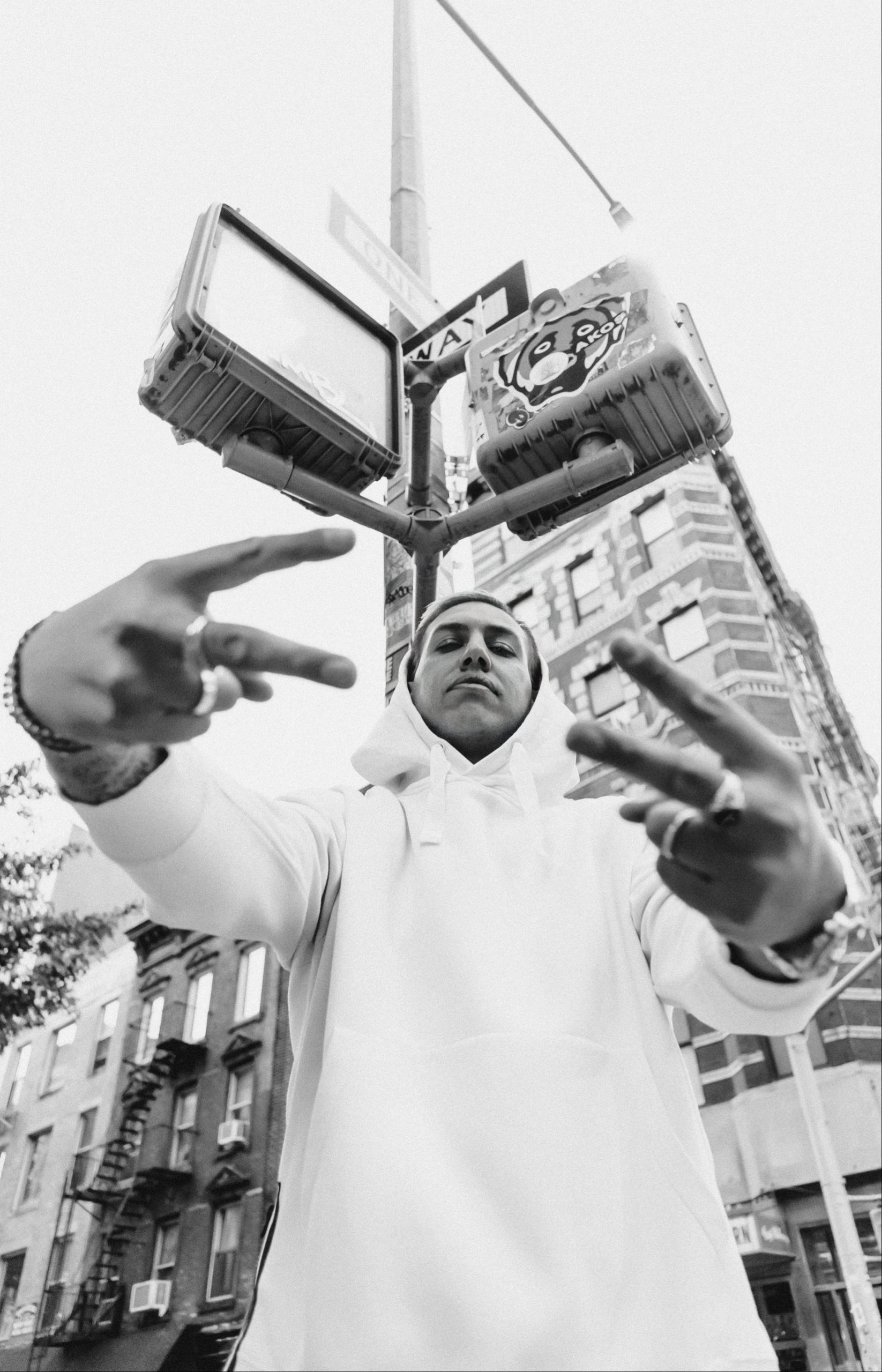 Lenny (IT) Sets The Music Scene Ablaze With “DNT Let me Fly Away”