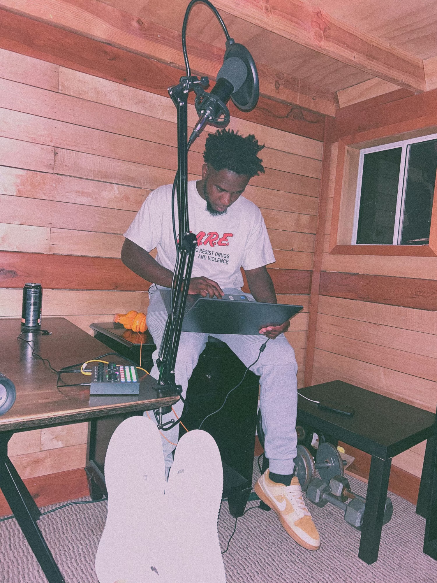 FloFene Unveils New Single “Reverse”