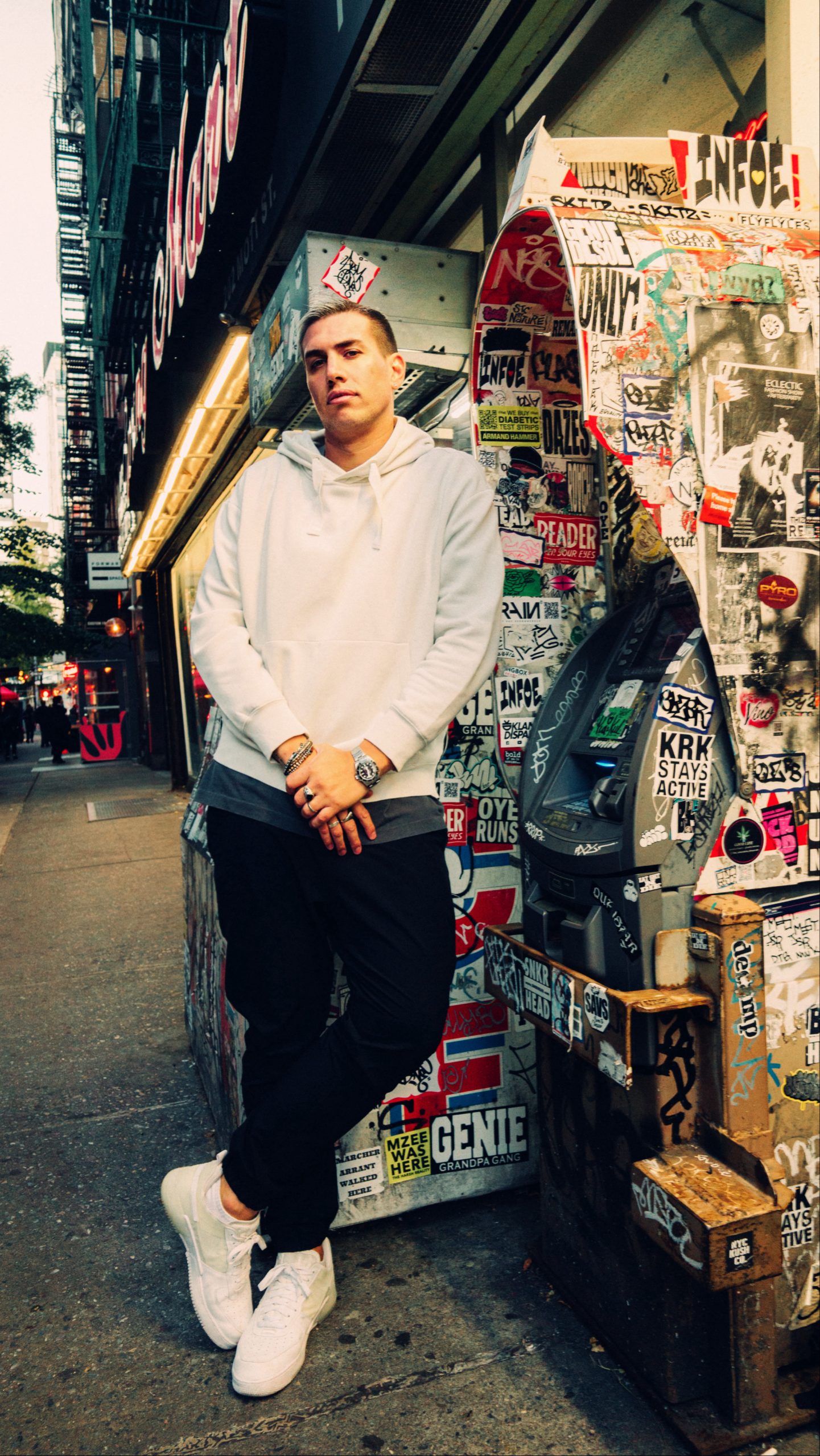 Lenny Drops New Single “Night Lights”