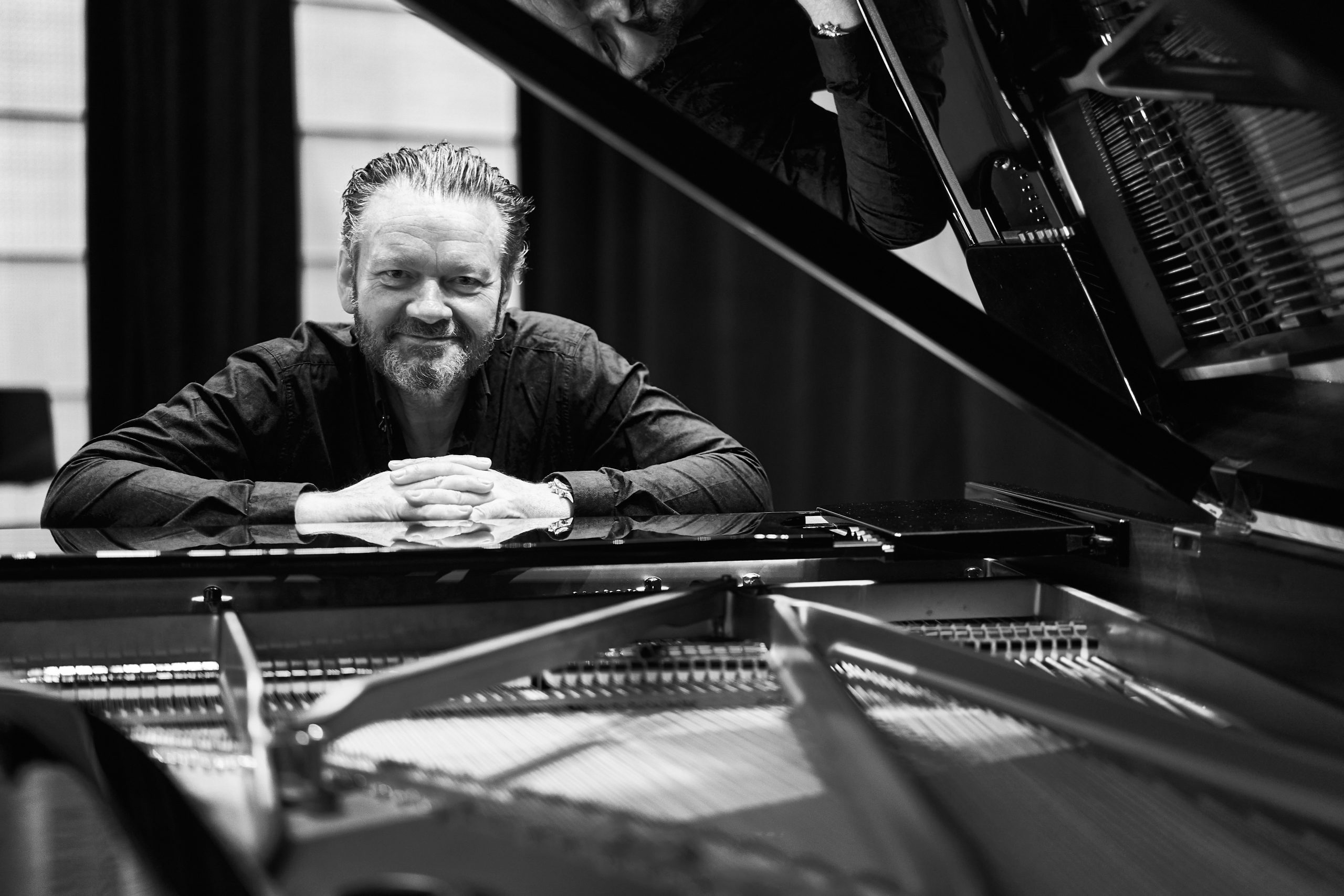 Morten Egil Paulsen Releases Powerful New Single Addressing Global Leadership Crisis