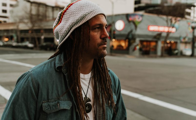 Azato Releases Powerful New Single “Bridges Not Walls”