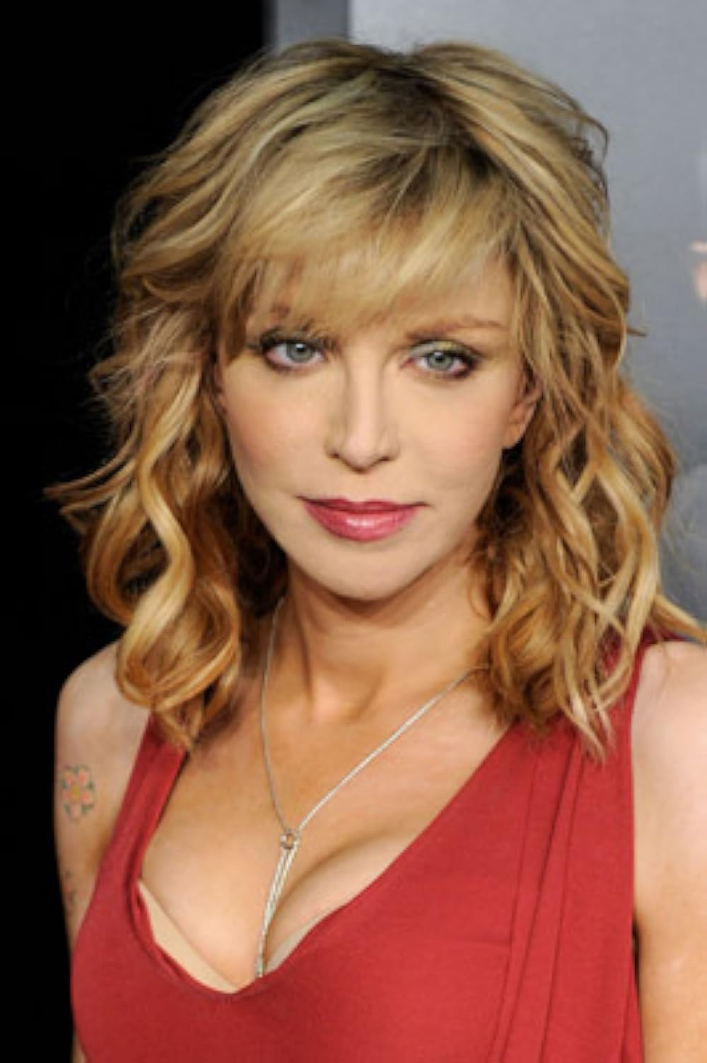 Courtney Love Covers Bob Dylan’s ‘Like a Rolling Stone’