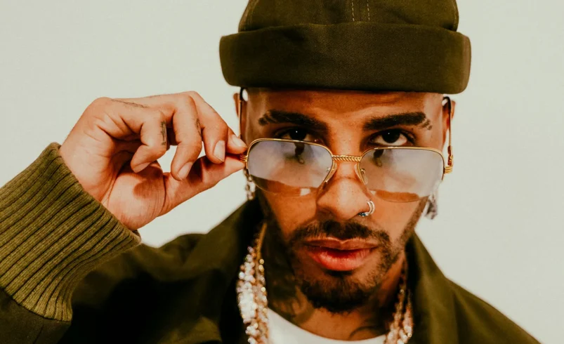 Rauw Alejandro Gains Big: ‘Carita Linda’ Takes No. 1 Spot on Latin Airplay Chart