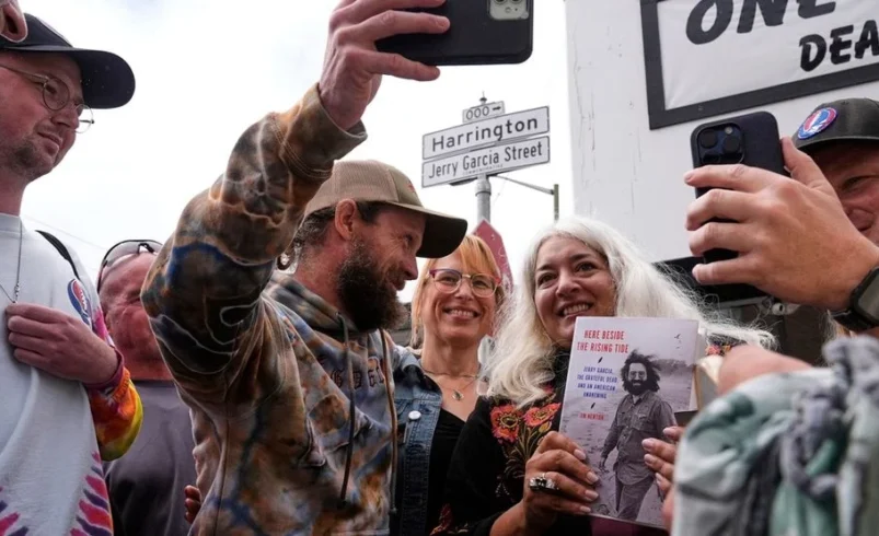 Jerry Garcia Has Childhood Street Named for Him in San Francisco