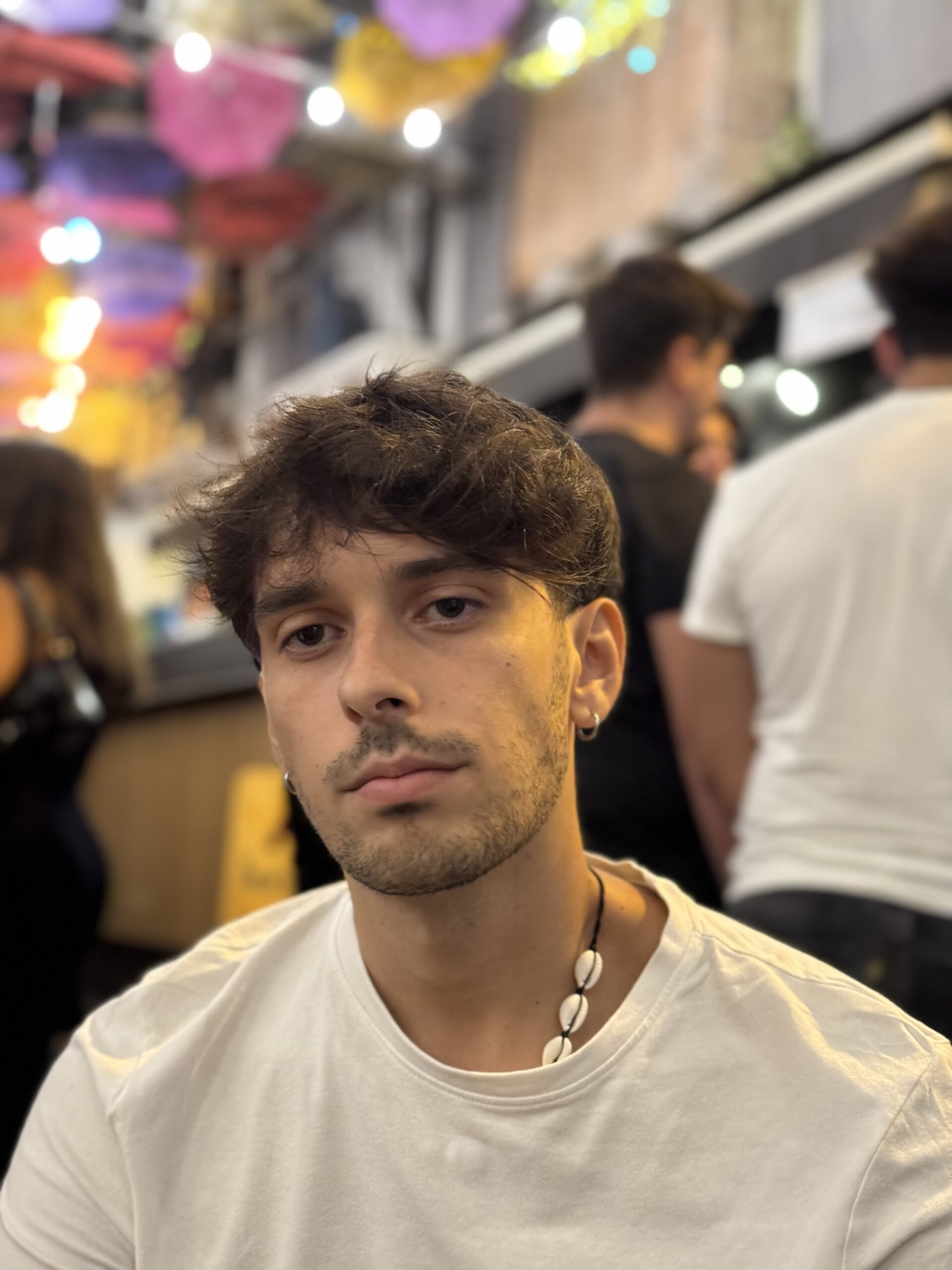 Santi Releases New Single “Giorni trascolarsi”