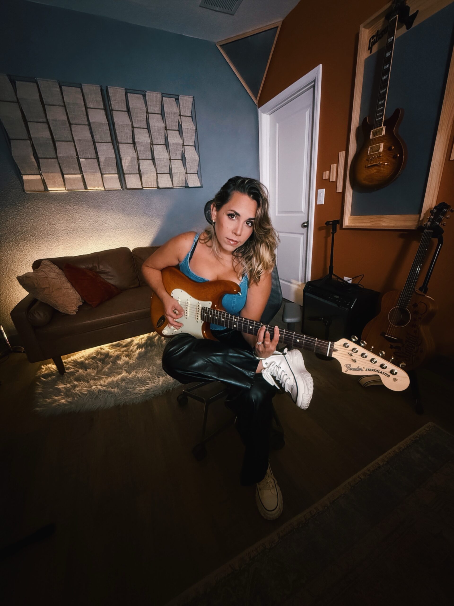 Latin Grammy-Nominated Artist Teff Debuts Bachata with “Modo Avión” 