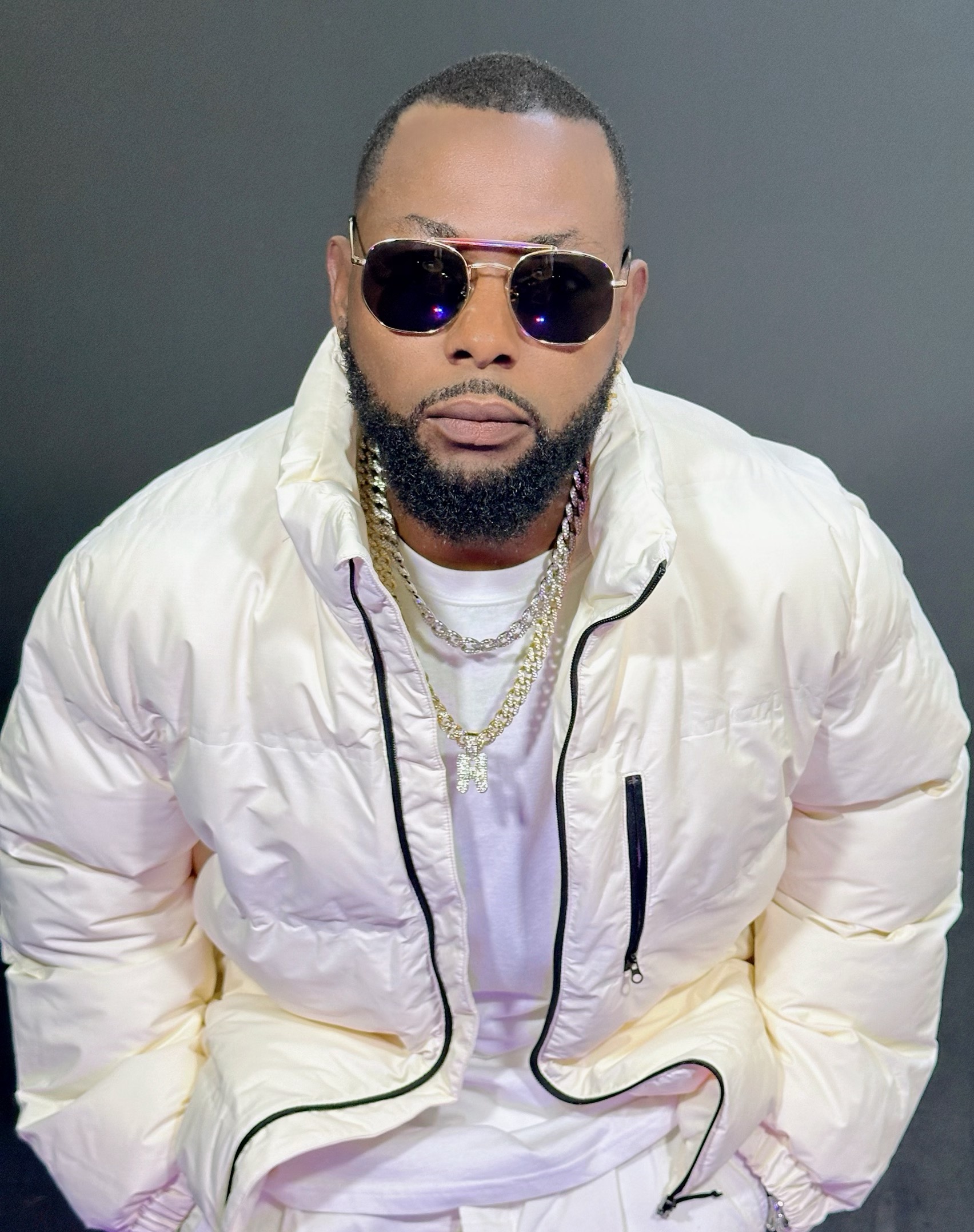 Hennzo Unleashes High-Energy Trap Anthem “Tha Ice”