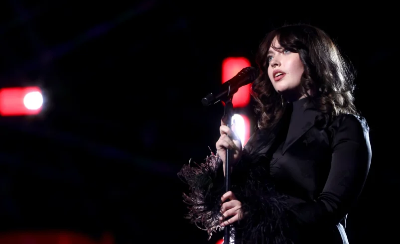 Dave Grohl’s Daughter Violet Drops Debut Solo Tracks ‘THUM’ & ‘Applefish’: ‘They’re Finally Yours’ Dave Grohl’s Daughter Violet Drops Debut Solo Tracks ‘THUM’ & ‘Applefish’: ‘They’re Finally Yours’