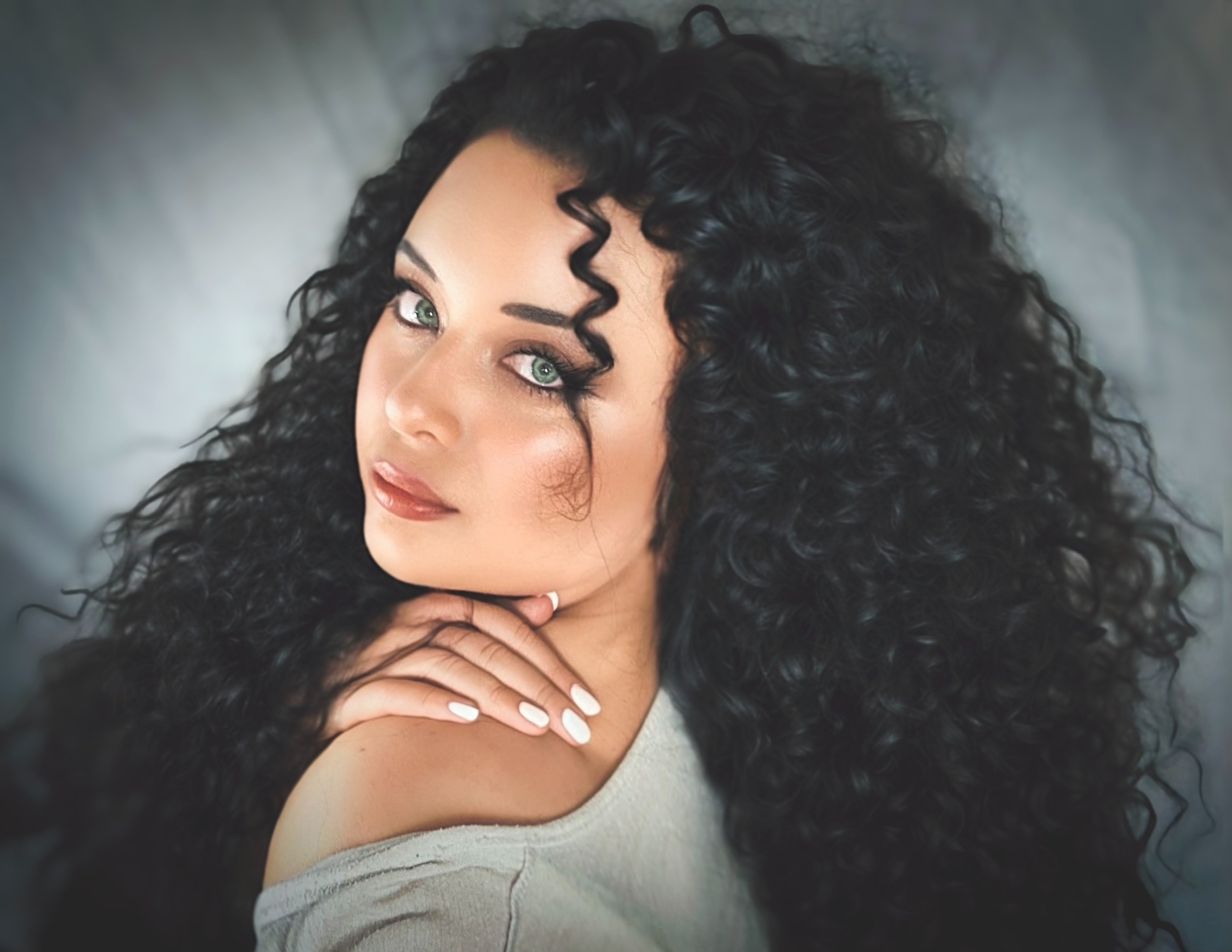 Singer-Songwriter TaniA Kyllikki Returns with Heartfelt Ballad “I PROMISE I’LL WAIT FOR YOU”