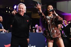 Cardi B Talks Trash to Ravens Fans With Robert Kraft After a Patriots Victory: ‘Going to Cancun’
