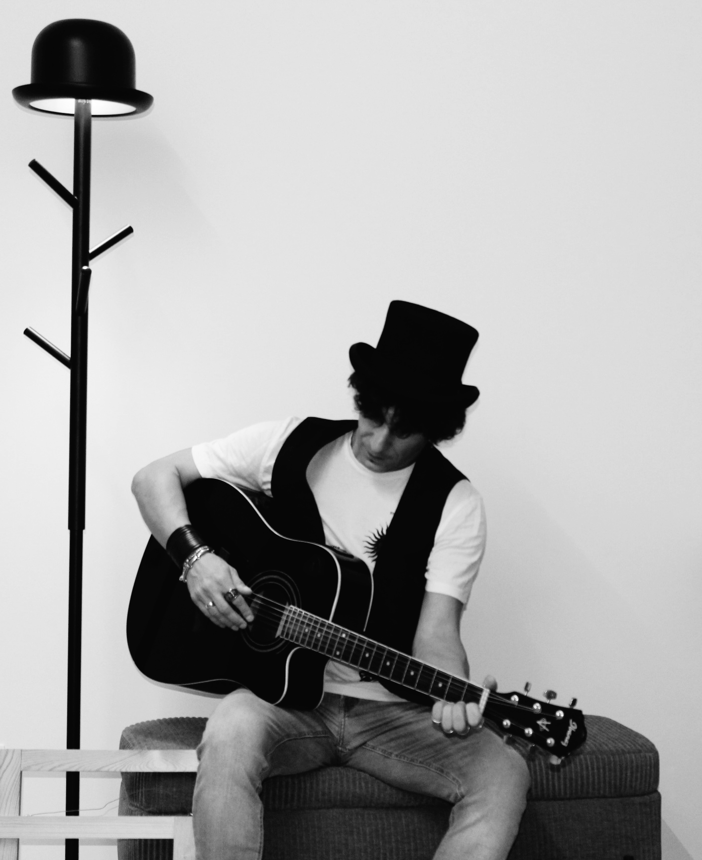 Piergiorgio Corallo Unveils Alt-Rock Single “Erase Her Name” 