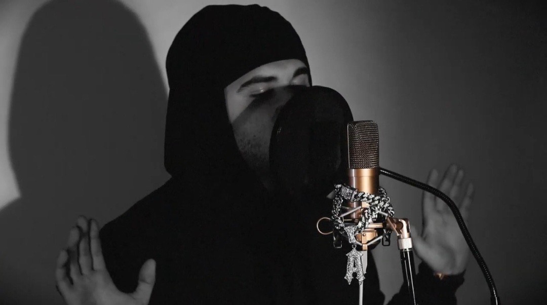 ACE77 Returns with Grit and Introspection on New Single “SCOFIELD”