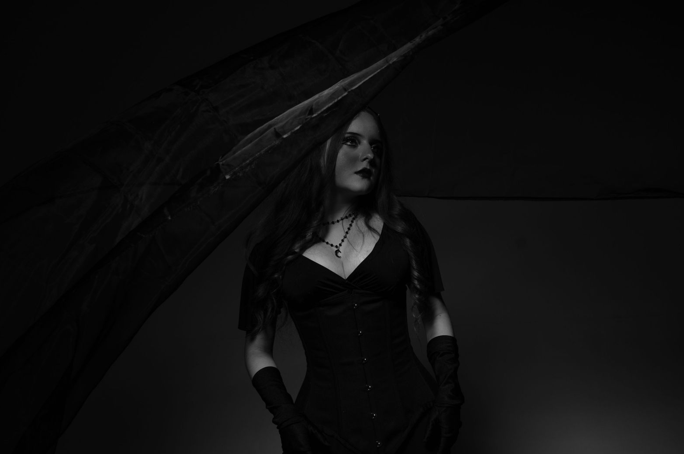 Sara Diana Unveils Dark Cinematic New Single “Is That Blood?”