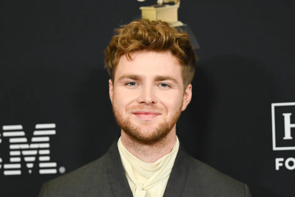 One Year After ‘Ordinary’s’ Release, Alex Warren Shares ‘Pinch-Me’ Moments With Ed Sheeran & Jennifer Aniston: ‘It’s Been Pretty Surreal’