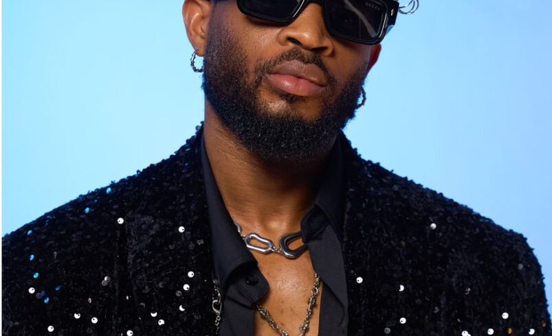 BRODAGBEDU Delivers Afrobeats Energy on New Single “E GO DEY SHOW”