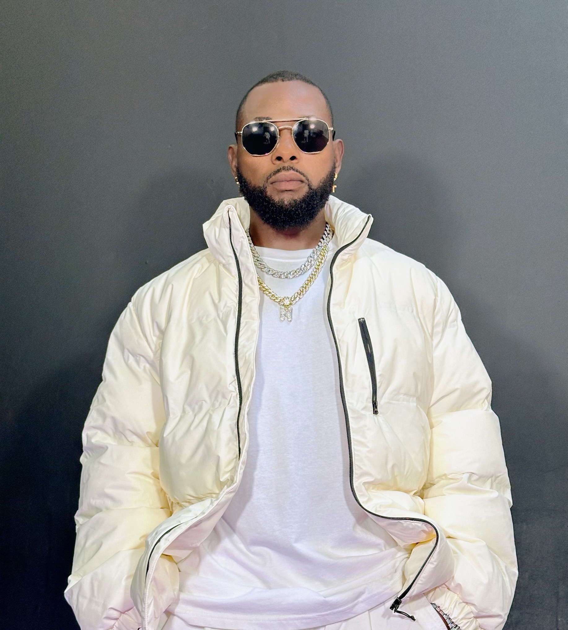 Hennzo Steps Into a New Era with High-Energy Hip-Hop Single “PREMIUM”