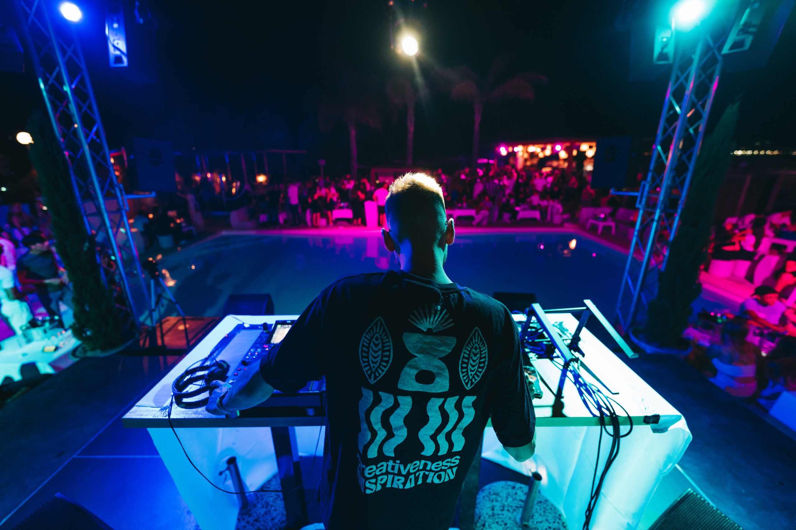 BAKIOO Captures Emotion With New Release “In This Moment”