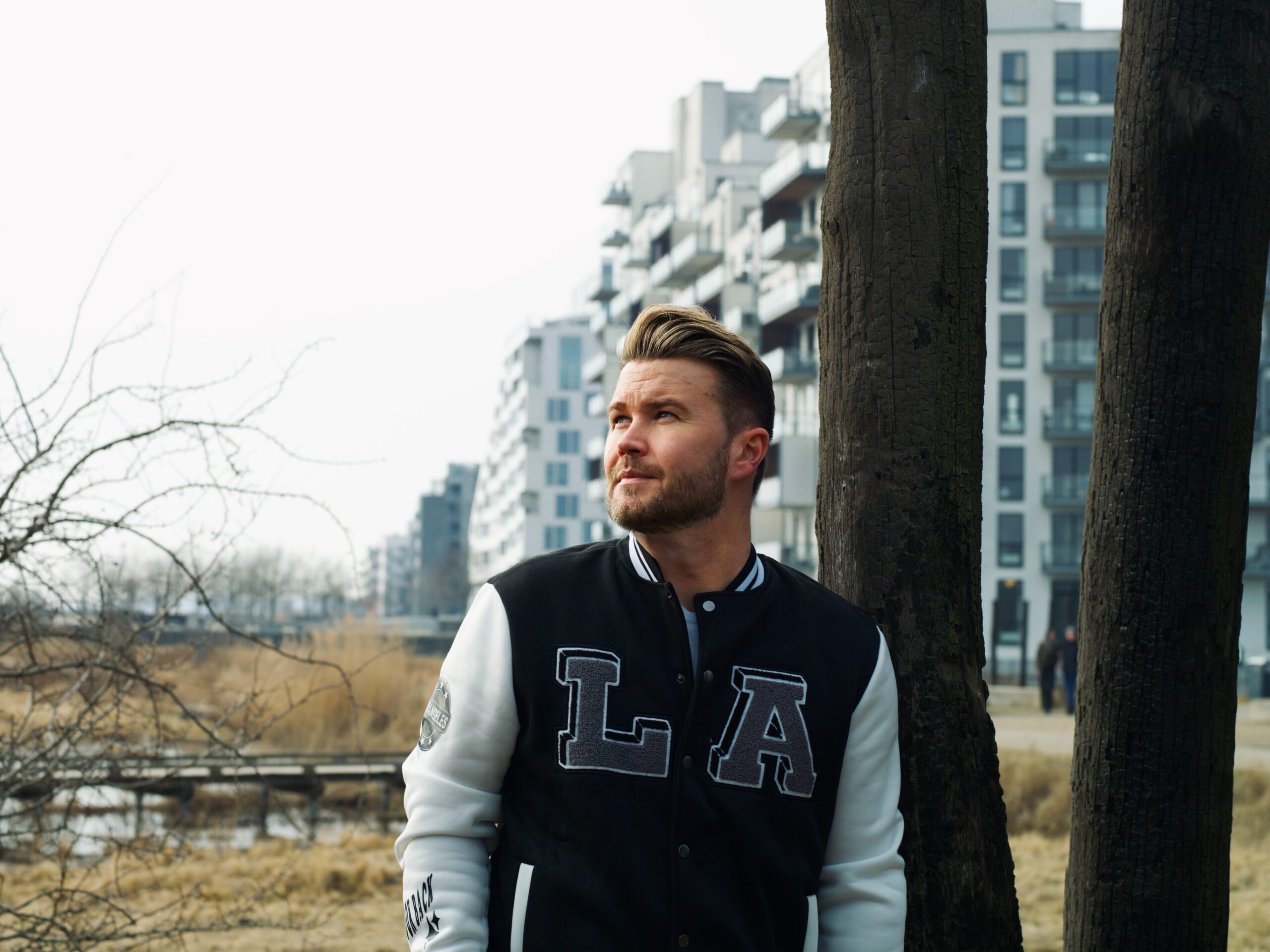 Echoes Of MLO Captures Summer Energy on New Single “We Glow”