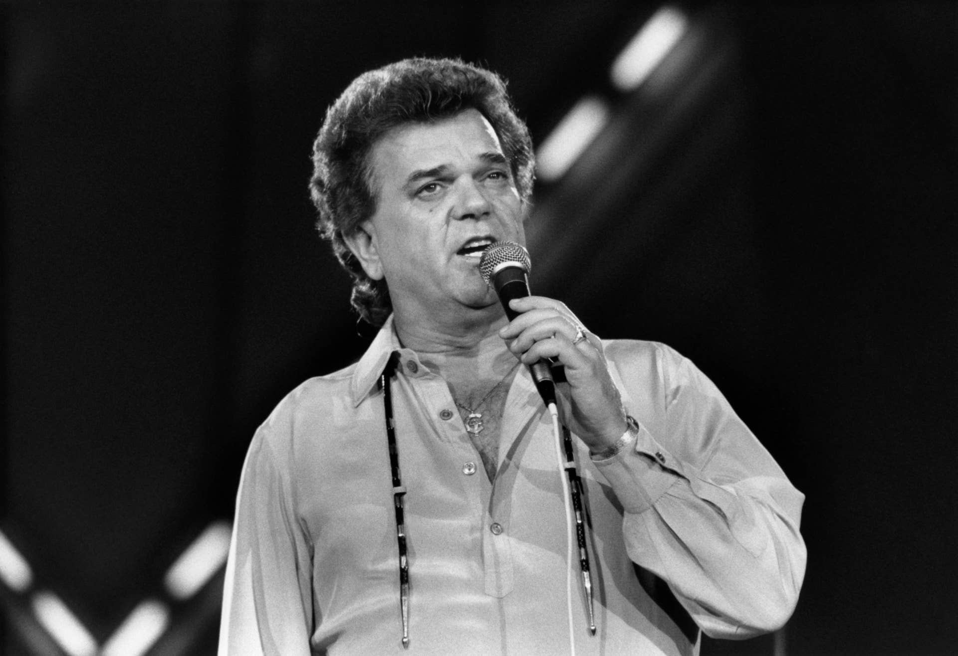Chart Rewind: In 1986, Conway Twitty Turned Desperation Into a Country No. 1