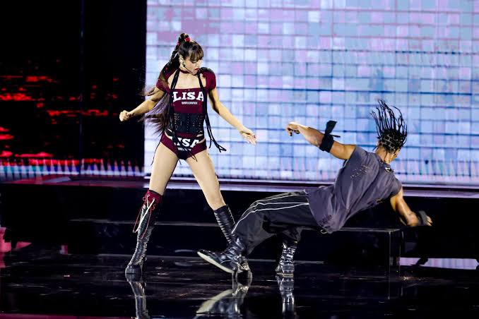 LISA Pays Tribute to Thailand With High-Octane ‘SaWaDiKa’ Performance at VMAs 2026