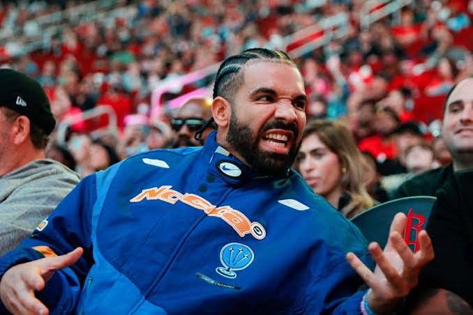 Drake Shows Off New Platinum Cash Money Chain: ‘You Think You Guys Could Buy Our Artifacts?’