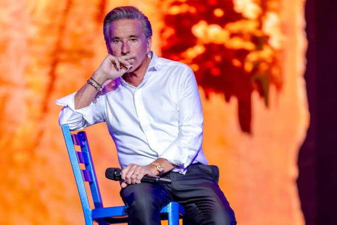 Ricardo Montaner Is ‘Feliz’ With First Latin Airplay No. 1: ‘Gives Me Immense Pleasure’