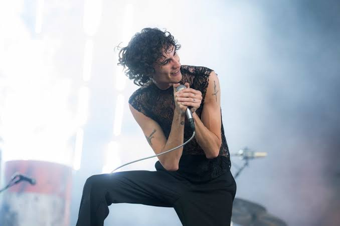 sombr Calls ‘Nepo Baby’ Label ‘Incredibly Insane’: ‘I Will Forever Respect My Dad & My Mom’