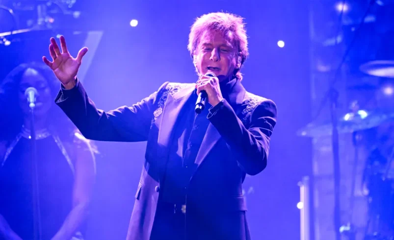 Barry Manilow Walks Off Stage, Cancels Vegas Shows Due to Bronchitis