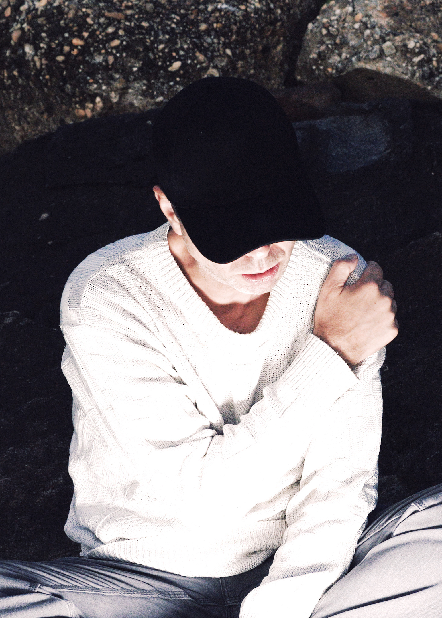 4Grigio Finds Clarity in Distance on ‘Occhi Stanchi (Acustica)’