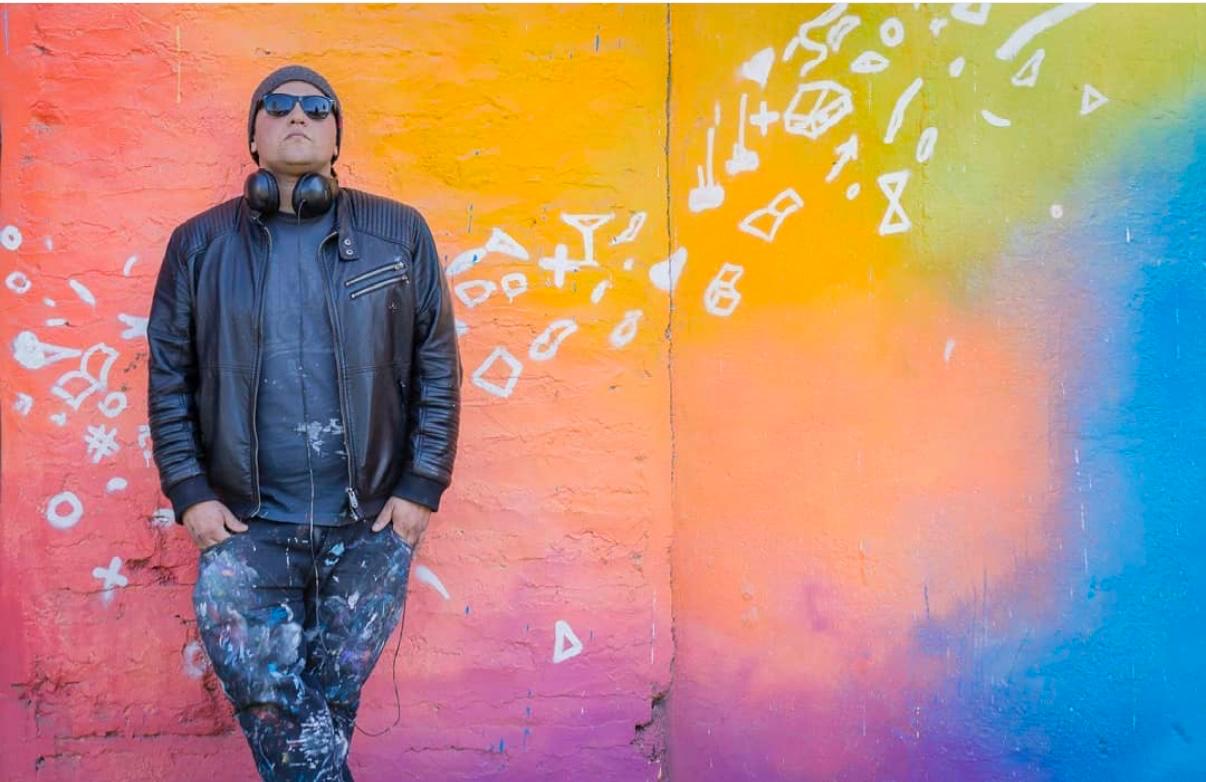 Miguel Chacoff Blends Nocturnal R&B and Visual Art on “MAGENTA”